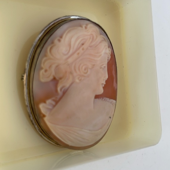 Hand carved cameo by Dante Gardini jeweller of Firenze - Picture 2 of 4